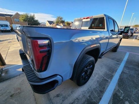 Used 2024 GMC Sierra 2500 AT4 w/ AT4 Premium Plus Package image 4