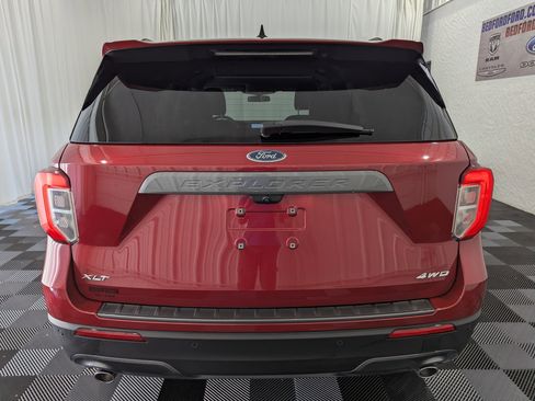 Used 2022 Ford Explorer XLT w/ Equipment Group 202A AWD/4WD image 9