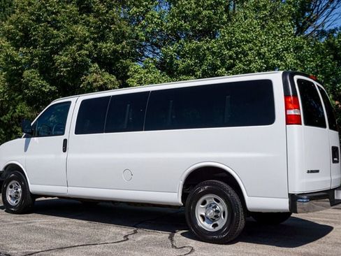 Used 2017 Chevrolet Express 3500 LT w/ LT Preferred Equipment Group RWD image 28