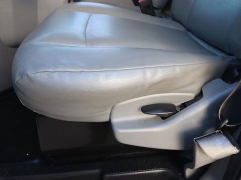 Used 2024 Ford E-450 and Econoline 450 Super Duty w/ Power Windows & Locks Group image 19