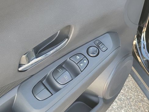 Used 2024 Nissan Kicks SV FWD image 11