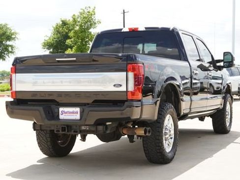 Used 2019 Ford F250 Platinum w/ Platinum Ultimate Package AWD/4WD image 9