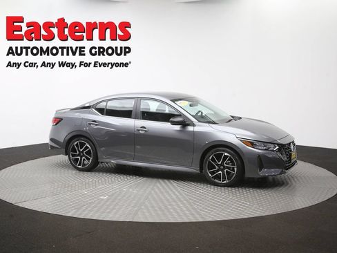 Used 2025 Nissan Sentra SR FWD image 46