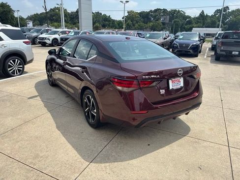 Used 2025 Nissan Sentra SV FWD image 5