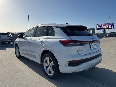 Used 2023 Audi Q4 e-tron Premium Plus image 5