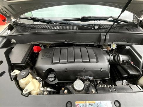 Used 2017 Chevrolet Traverse LT w/ Style and Technology Package image 31