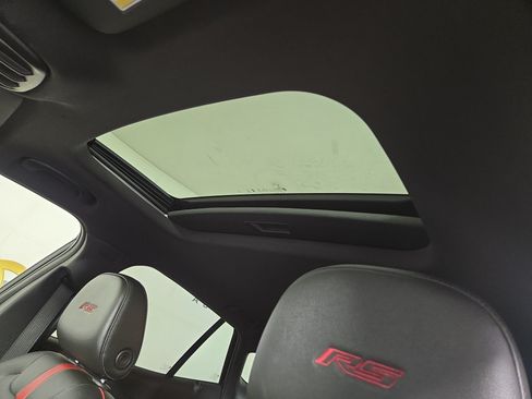 Used 2025 Chevrolet Trax RS w/ Sunroof Package FWD image 21