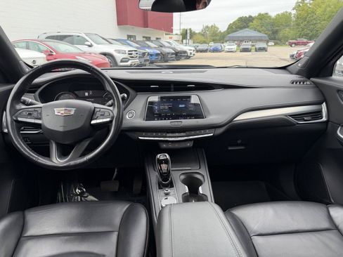 Used 2021 Cadillac XT4 Premium Luxury w/ Cold Weather Package AWD/4WD image 23