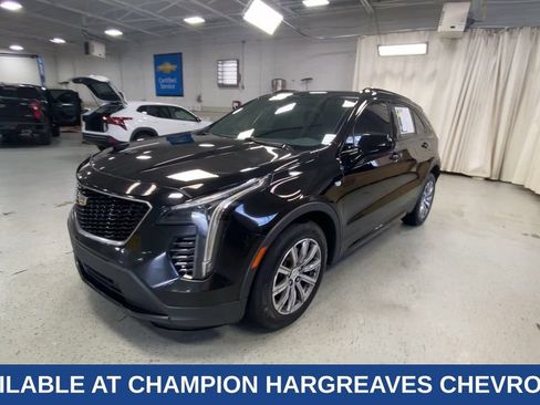 Used 2019 Cadillac XT4 Sport w/ Cold Weather Package FWD image 5