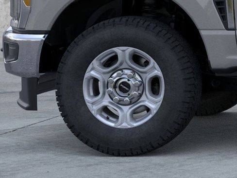 New 2026 Ford F250 XLT w/ FX4 Off-Road Package image 19