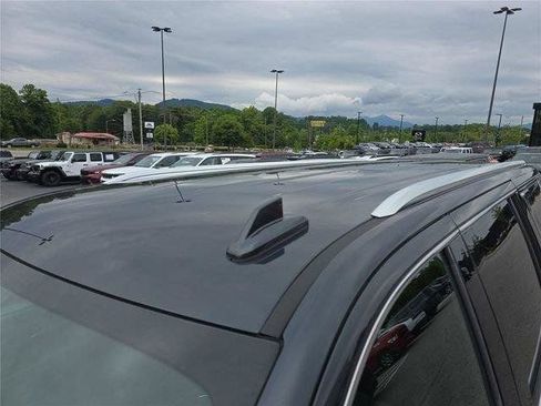 Used 2022 GMC Yukon XL Denali w/ Max Trailering Package AWD/4WD image 12