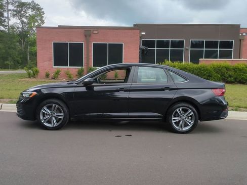 Used 2024 Volkswagen Jetta SE FWD image 10