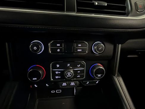 Used 2022 Chevrolet Tahoe Z71 w/ Luxury Package image 21