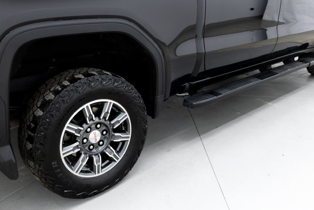 Used 2024 GMC Sierra 1500 AT4 w/ Technology Package AWD/4WD image 22