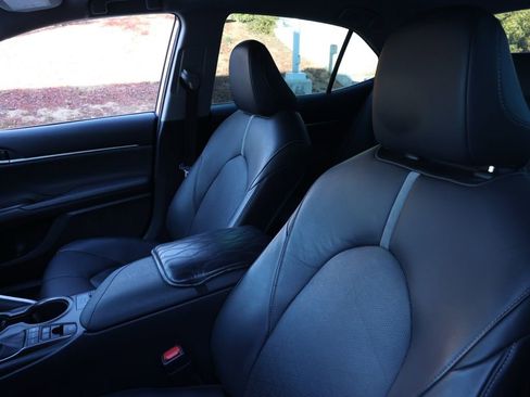 Used 2021 Toyota Camry XSE image 15