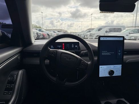 Used 2023 Ford Mustang Mach-E Premium image 5