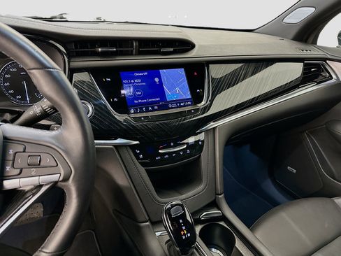 Used 2025 Cadillac XT6 Premium Luxury image 26