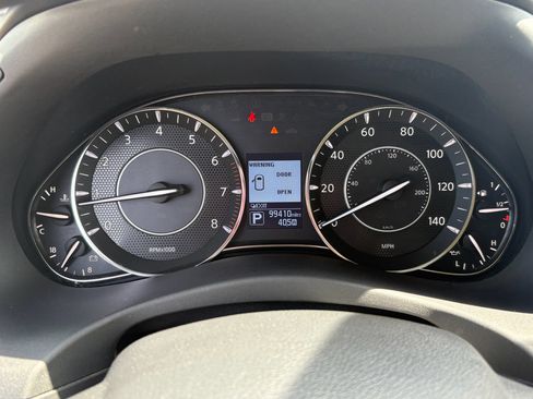 Used 2020 Nissan Armada SL image 16