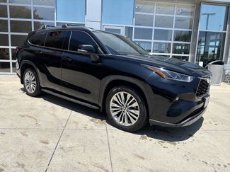 Used 2023 Toyota Highlander Platinum AWD/4WD video 2