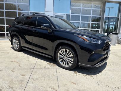 Used 2023 Toyota Highlander Platinum
