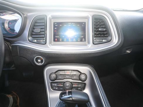 Used 2021 Dodge Challenger SXT w/ Driver Convenience Group image 15