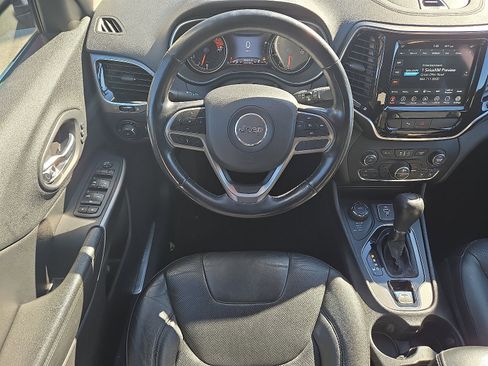 Used 2019 Jeep Cherokee Limited image 12