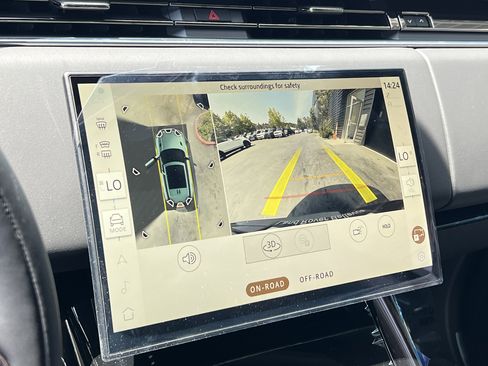 New 2025 Land Rover Range Rover Sport Dynamic SE AWD/4WD image 27