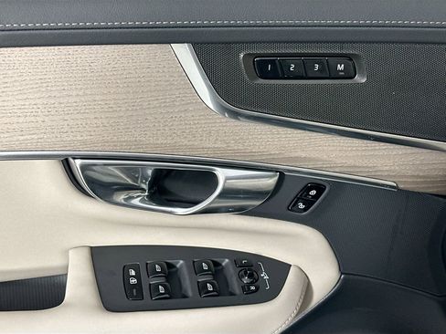 New 2026 Volvo XC90 B5 Core image 18