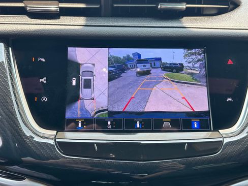 Certified 2024 Cadillac XT6 Sport w/ Technology Package AWD/4WD image 11
