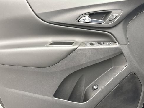 Used 2022 Chevrolet Equinox LT AWD/4WD image 9