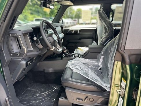 New 2025 Ford Bronco Badlands image 9