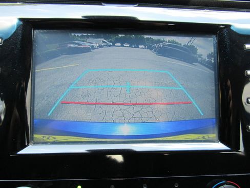 Used 2019 Toyota Camry LE image 23