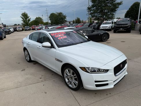 Used 2019 Jaguar XE Premium AWD/4WD image 4