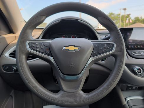 Used 2022 Chevrolet Malibu LT FWD image 11