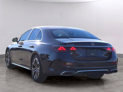 New 2026 Mercedes-Benz E 350 4MATIC Sedan image 7