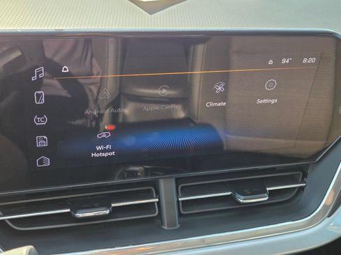 Used 2025 Chevrolet Trax LT FWD image 20