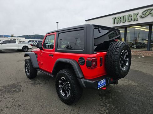 Used 2024 Jeep Wrangler Rubicon w/ Technology Group image 10