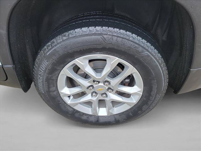 Used 2023 Chevrolet Traverse LS w/ Safety Package FWD image 12