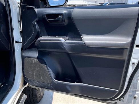 Used 2021 Toyota Tacoma SR5 RWD image 22
