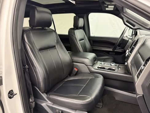 Used 2020 Ford Expedition XLT w/ Equipment Group 202A AWD/4WD image 36