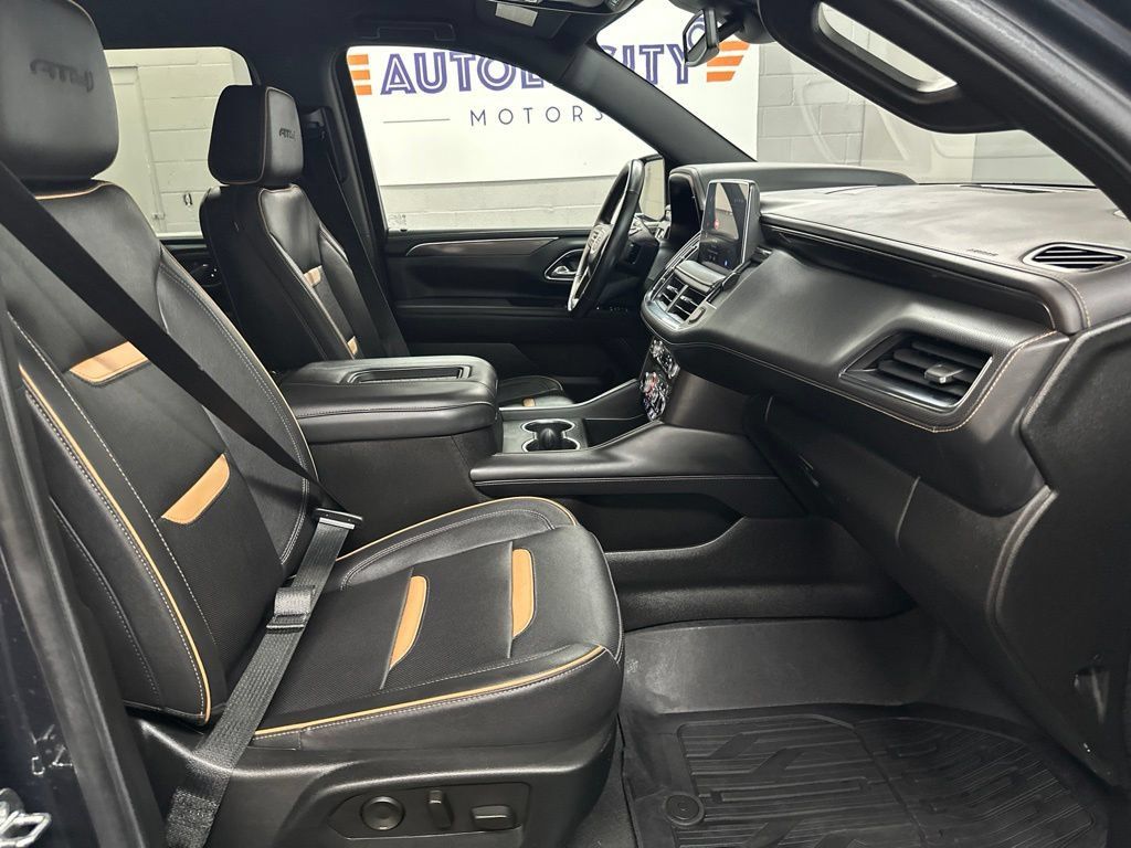 Used 2023 GMC Yukon XL AT4 w/ Technology Package AWD/4WD image 19