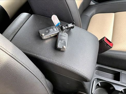 Used 2017 Volkswagen Tiguan S AWD/4WD image 16