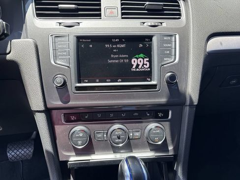 Used 2016 Volkswagen e-Golf SE FWD image 17