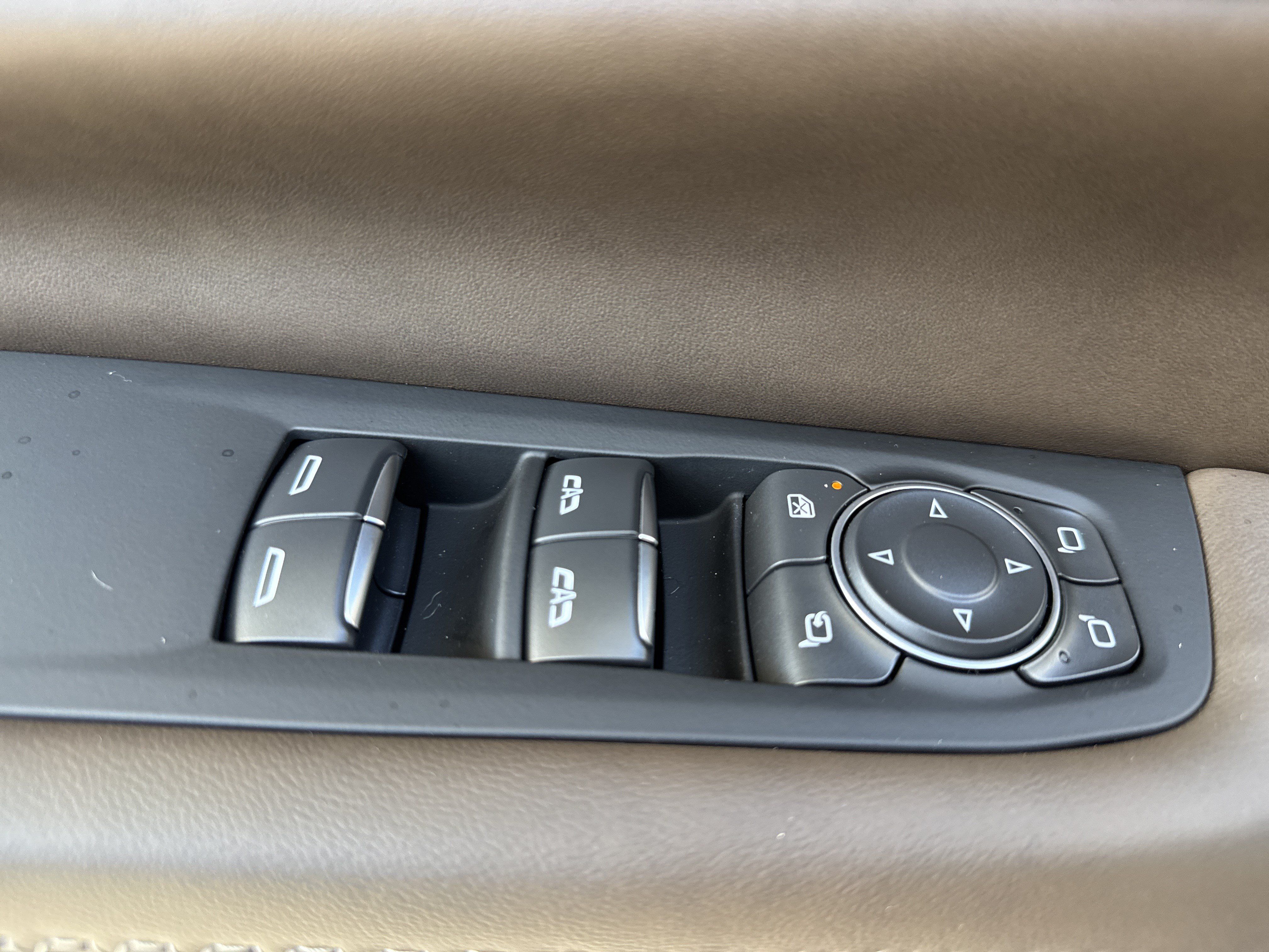 Used 2026 GMC Yukon Denali Ultimate AWD/4WD image 15