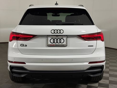 Certified 2025 Audi Q3 2.0T Premium w/ Convenience Package AWD/4WD image 10