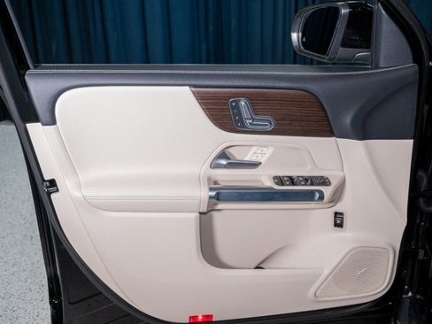 New 2026 Mercedes-Benz GLB 250 4MATIC image 12