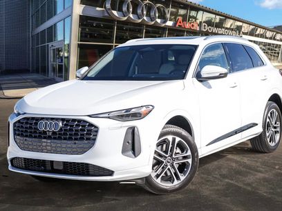 Used 2025 Audi Q5 Premium w/ Convenience Package