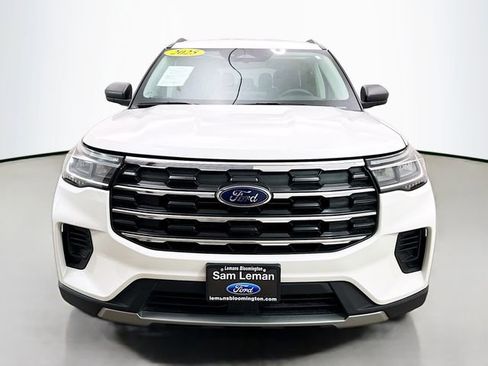 Used 2025 Ford Explorer Active image 2