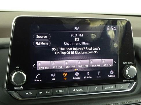 Used 2022 Nissan Rogue SV AWD/4WD image 27