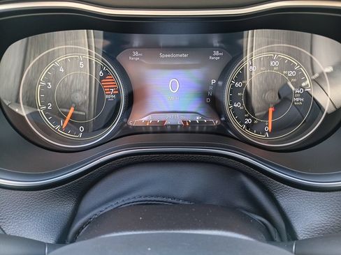 Used 2023 Jeep Cherokee Altitude Lux AWD/4WD image 11